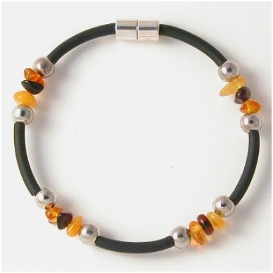 Bracelet with amber