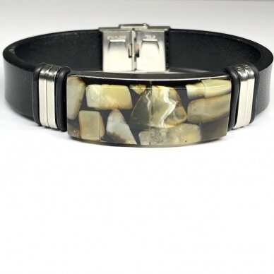 Bracelet with dark amber Bracelet with dark amber