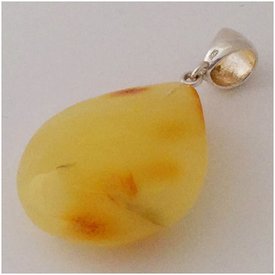 Yellowish amber pendant 2