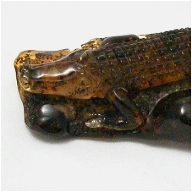 Amber figurine "Crocodile" 2