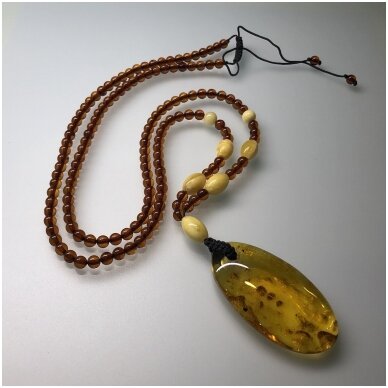 Amber necklace with pendant 4