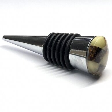 Wine stopper decorated with amber 2